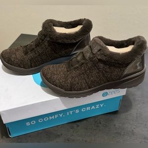 BZEES  Golden Fur Trim Slip-on Shoe Brown Bootie Shoes 6W NWB machine wa…